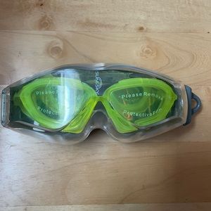 Sun&Sky Adult Swimming Goggles in Green, NWT